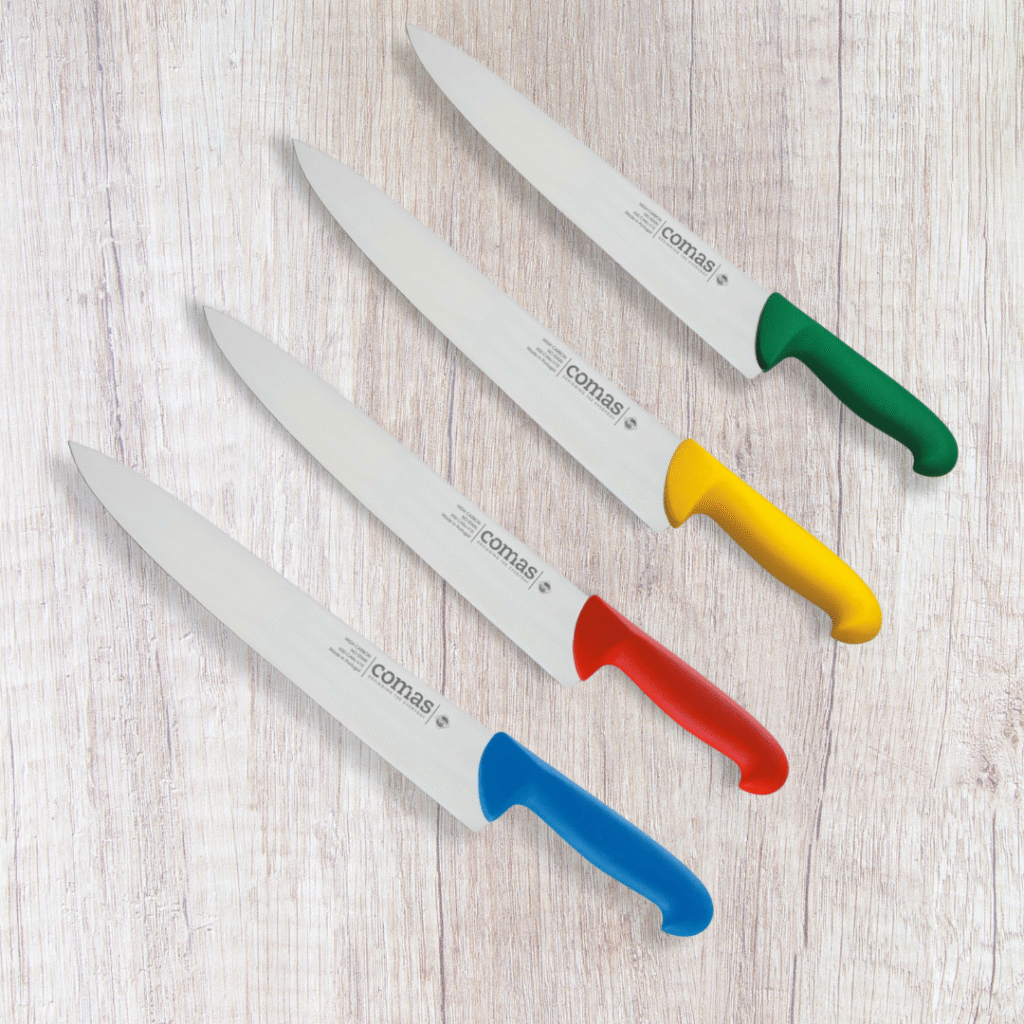 Eri värvilised kokanoad aitavad köögis vältida eri sorti toiduainete omavahel kokkupuutumist ja ristsaastumist.