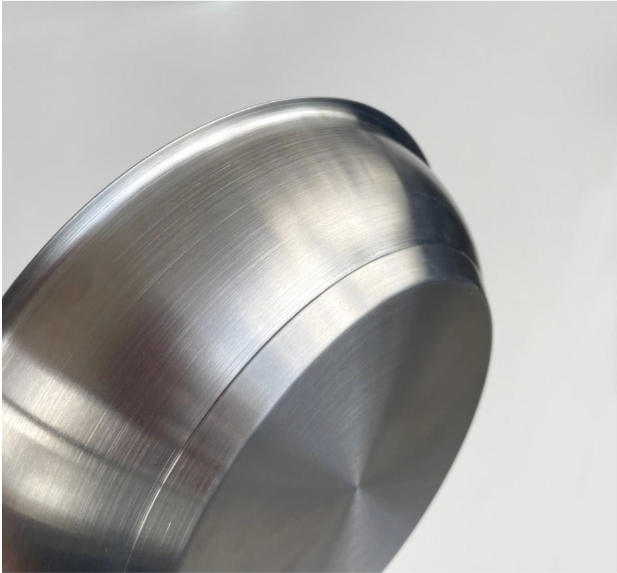 Roostevabast terasest pann on vastupidav köögitarvik.