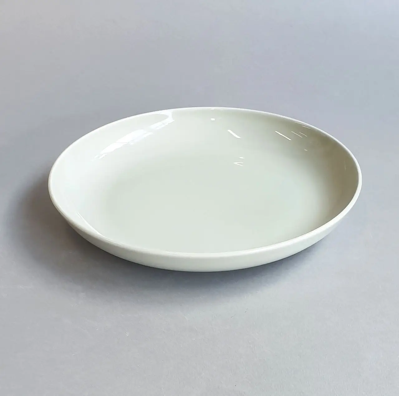 Sügav taldrik Rondo, 220 mm,  hele avokaado, portselan